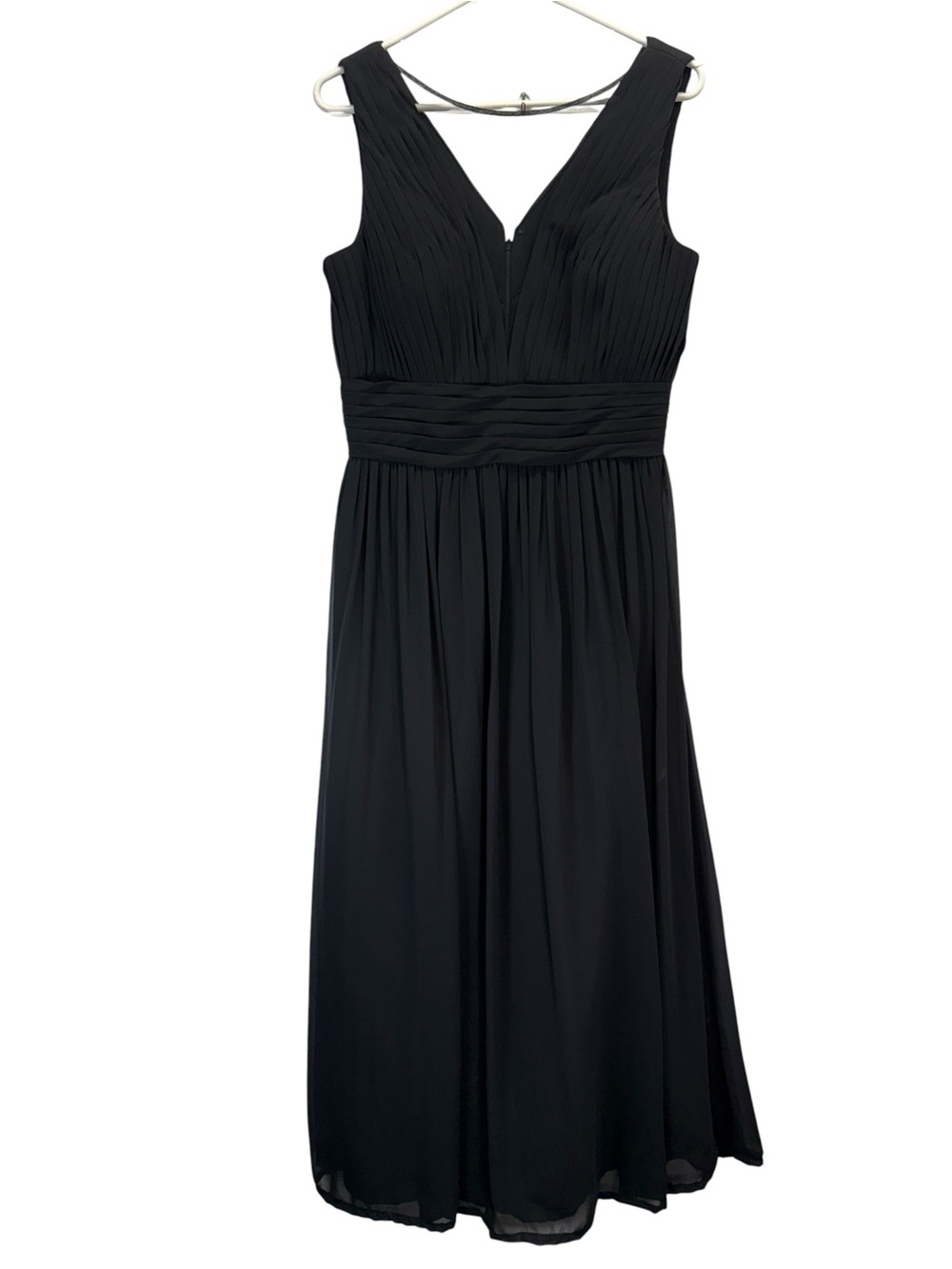 Bill Levkoff Black V-Neck Pleated Chiffon Bridesmaid Dress
Size 10